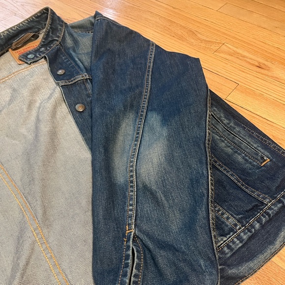 Levi's Classic Blue Denim Collarless Jacket with Tan Stitching - Picture 8 of 13